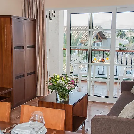 Ona Ogisaka Garden Aparthotel 3*