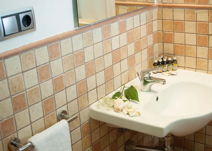 Ona Ogisaka Garden 3* דניה