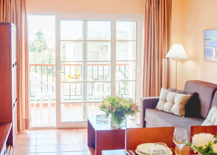 מלון דירות Ona Ogisaka Garden