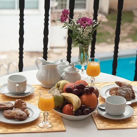 Ona Ogisaka Garden Aparthotel