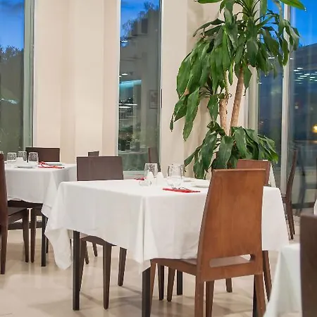 מלון דירות Ona Ogisaka Garden