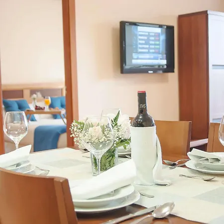 Ona Ogisaka Garden Aparthotel 3*