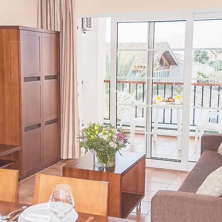 Ona Ogisaka Garden Aparthotel