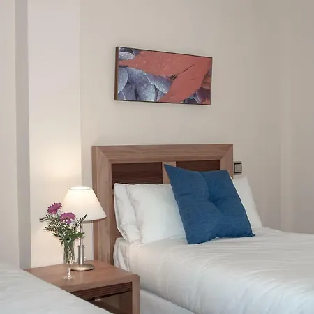 מלון דירות Ona Ogisaka Garden 3*