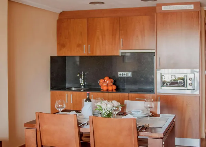 Ona Ogisaka Garden Aparthotel